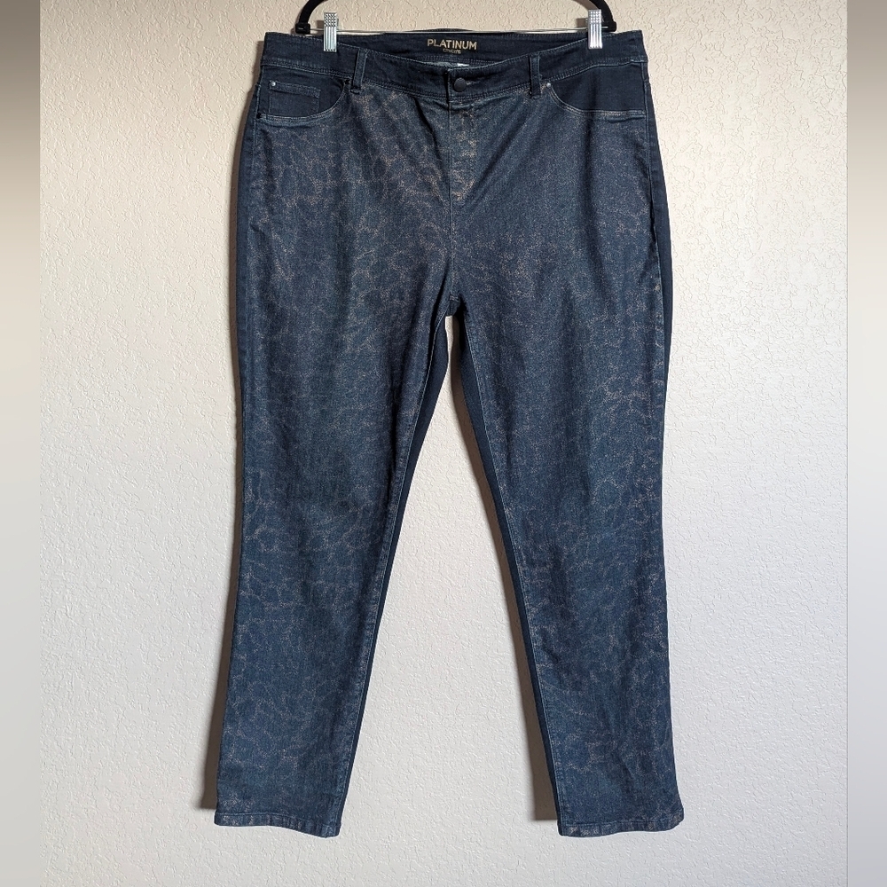 Platinum Chico's Size 3.5 (US XL) Pullon Jeans Slim St Leg Animal Print Charcoal